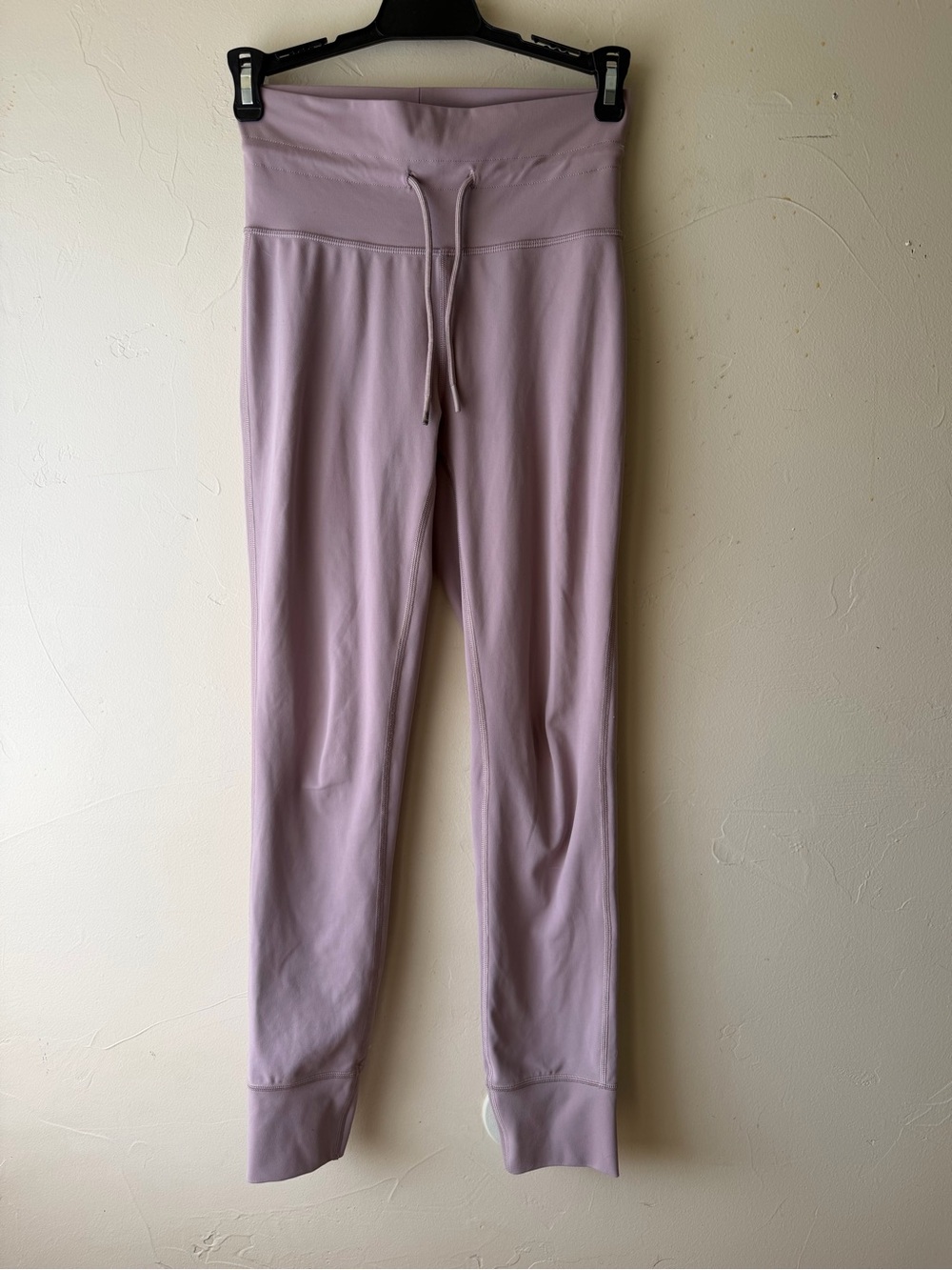 Vuori Lilac Performance Leggings with Side Seam Logo